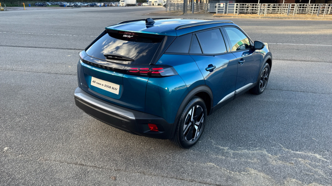 Peugeot 2008 115kW Allure 54kWh 5dr Auto Electric Estate - Image 27